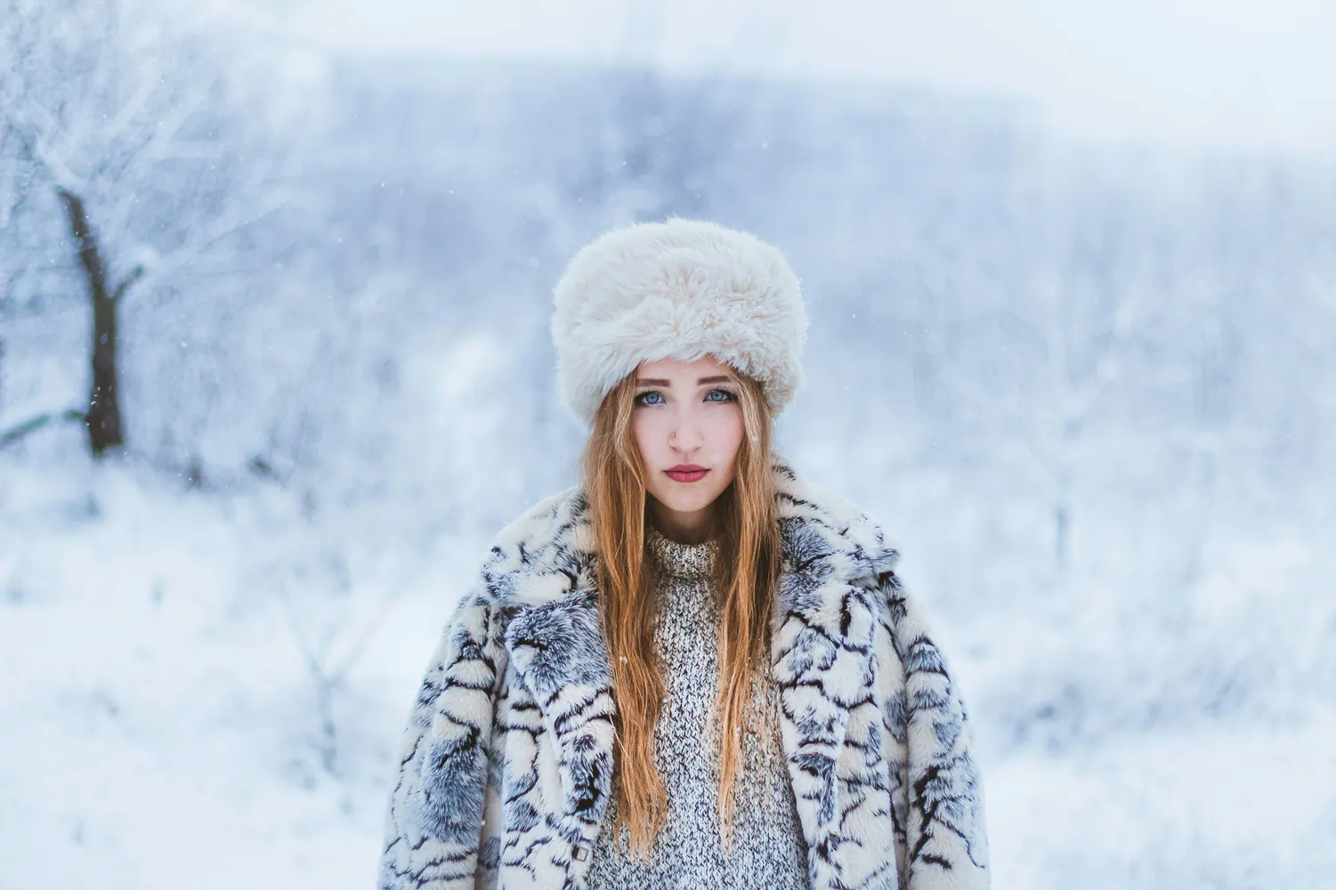 Building a Stylishly Warm Winter Wardrobe with Diverse Fabrics