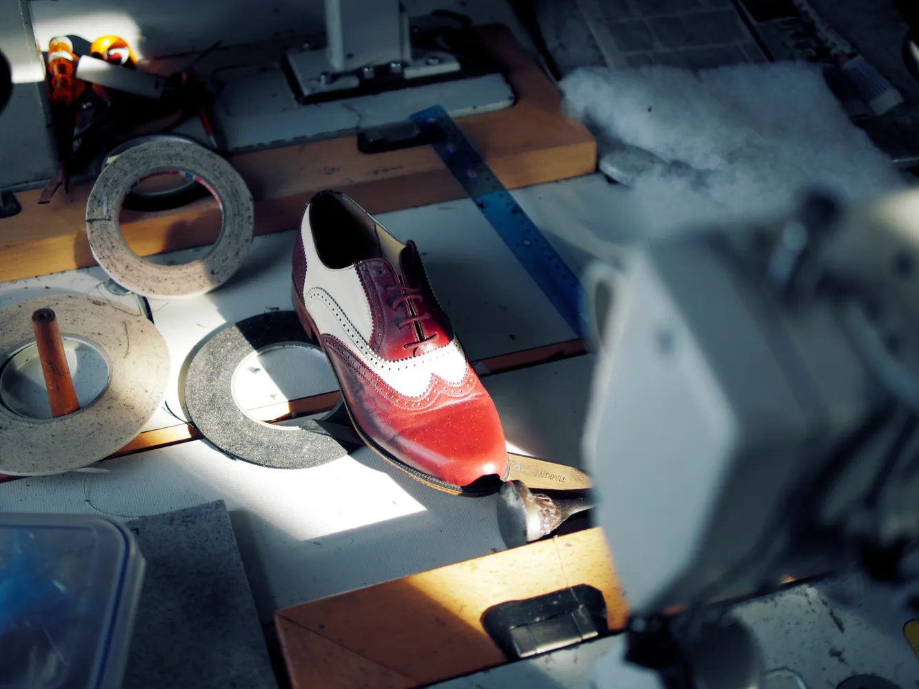 Understanding the Craft Behind Modern Luxury Shoe Production